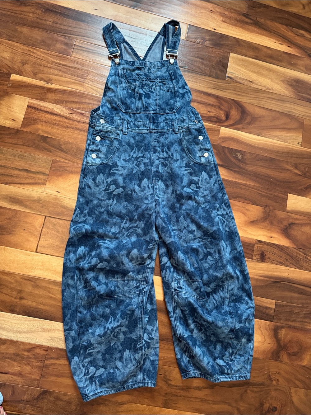 Gap UltraSoft Denim Horseshoe/ barrel Overalls Denim Floral Print Size small